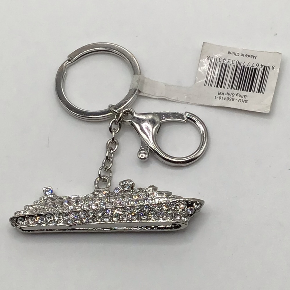 (host Pick) NWT Cruise Ship Design Key Chain